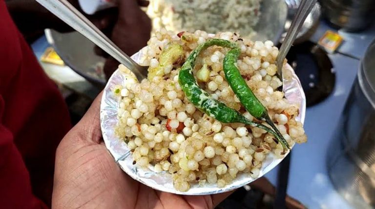 15 Scrumptious Indore Street Foods That You Must Try In 2023