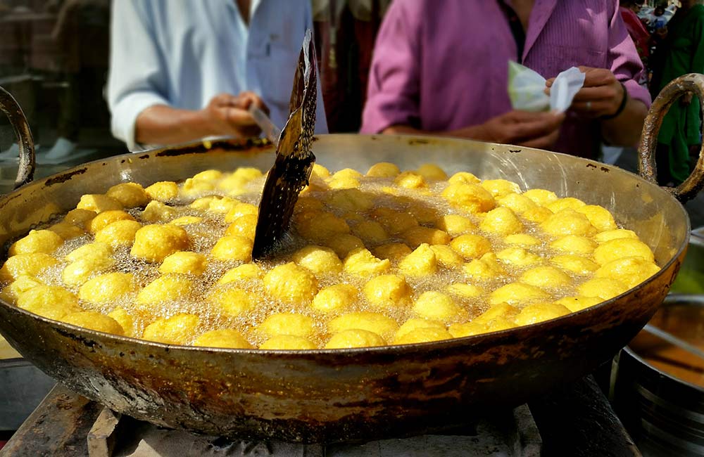 15 Street Foods In Delhi That Make It A Paradise For Epicures