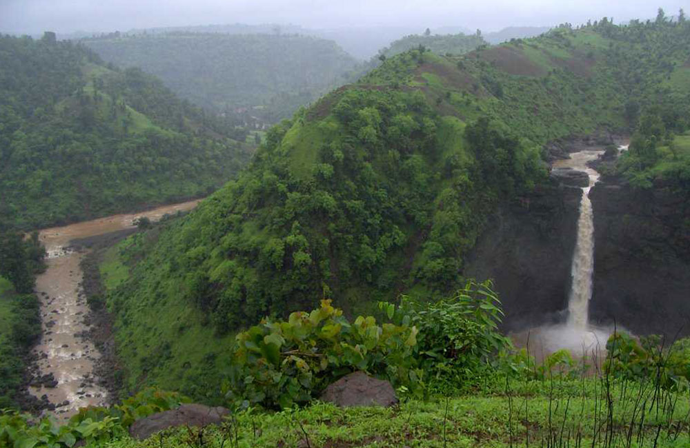 10 Offbeat Hill Stations Near Mumbai That Define Tranquility