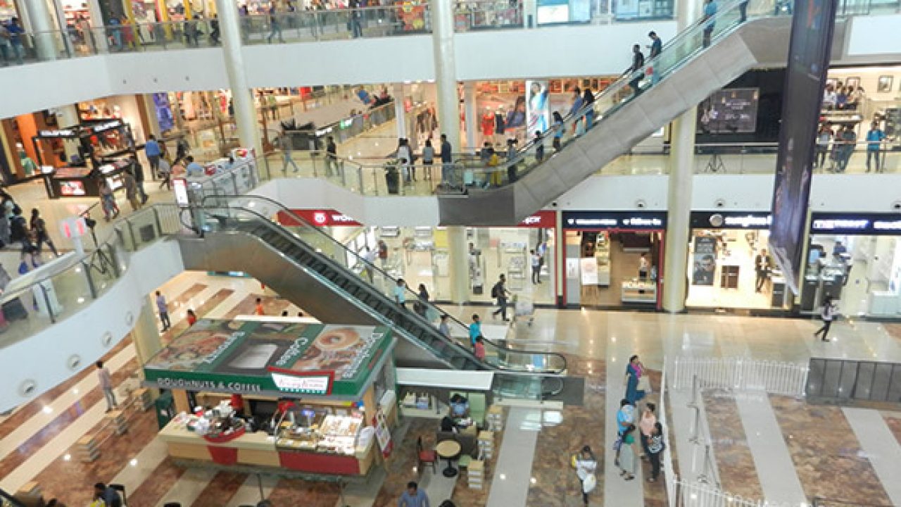 Chickona: Mumbai Big Shopping Mall