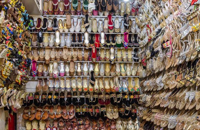 Top 9 Wholesale Shoe Market in Delhi | Best Shoe ...