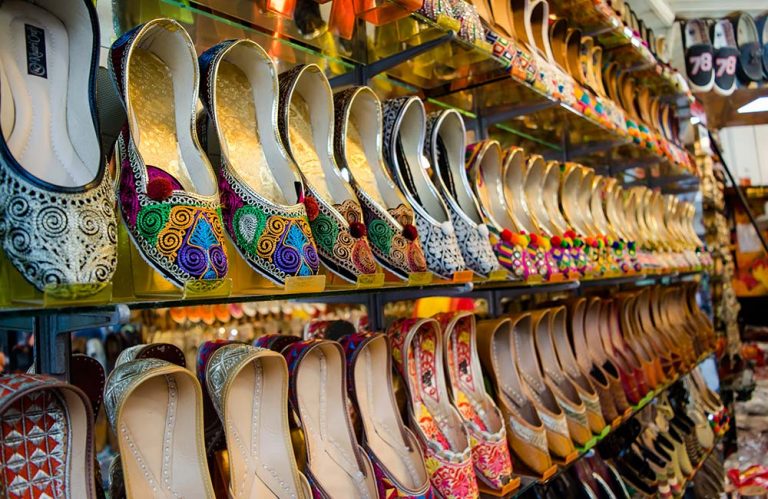 8 Wonderful Shopping Places in Amritsar That You Can't Miss