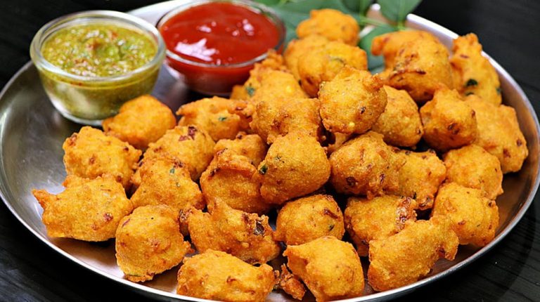 15 Scrumptious Indore Street Foods That You Must Try in 2023